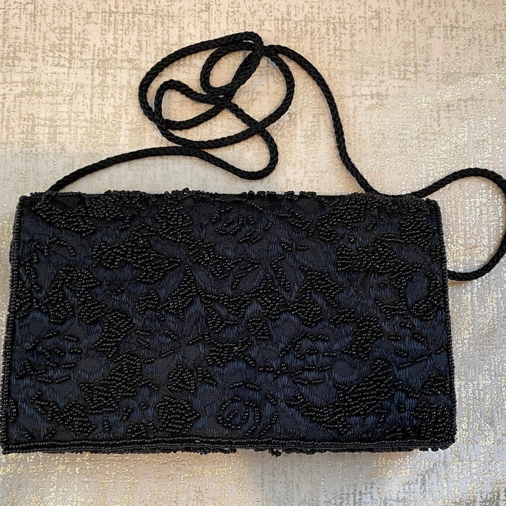 👜NORDSTROM beaded purse/bag in black. Crossbody w/fabric strap & snap closure.